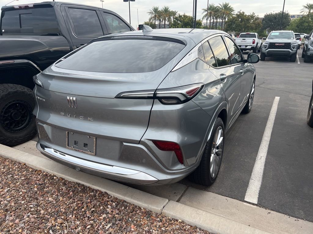 Used 2025 Buick Envista Avenir image 2