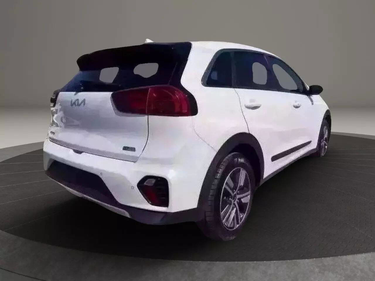 Used 2022 Kia Niro EX Premium image 9