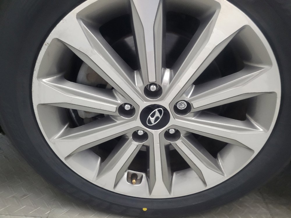 Used 2017 Hyundai Sonata Limited image 31