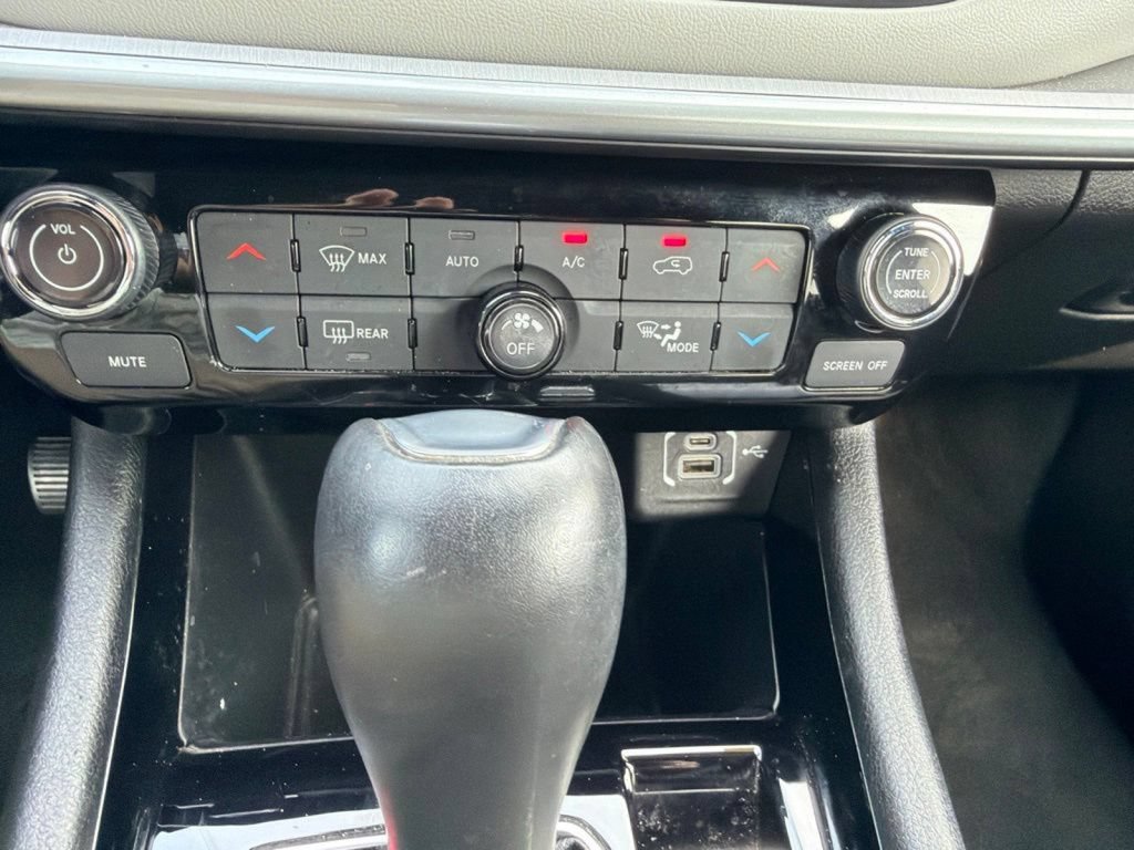 Used 2025 Jeep Compass Limited AWD/4WD image 23