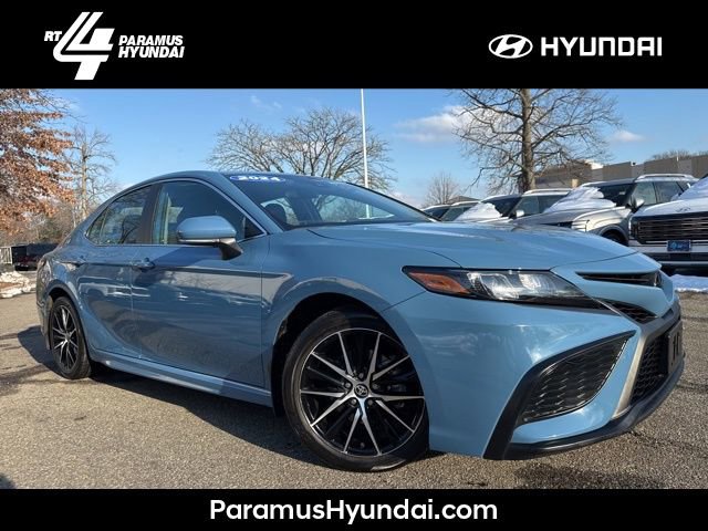 Used 2024 Toyota Camry SE