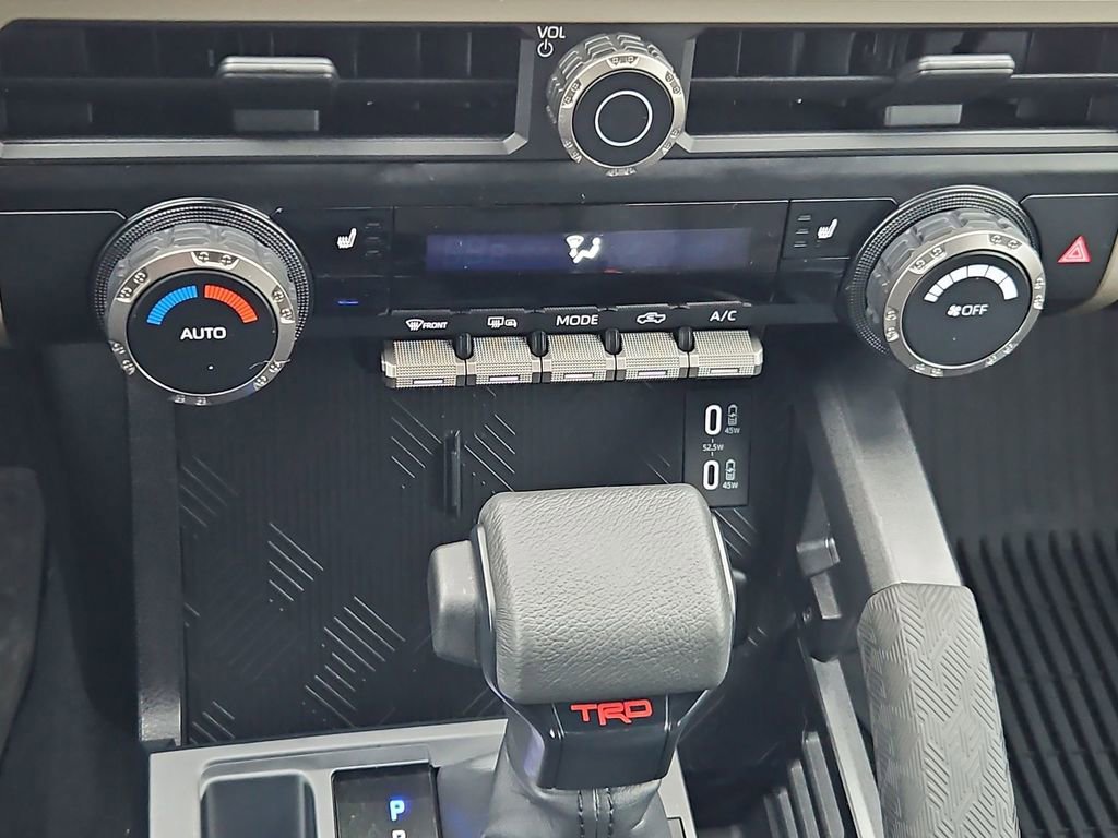 Used 2024 Toyota Tacoma TRD Off-Road image 33