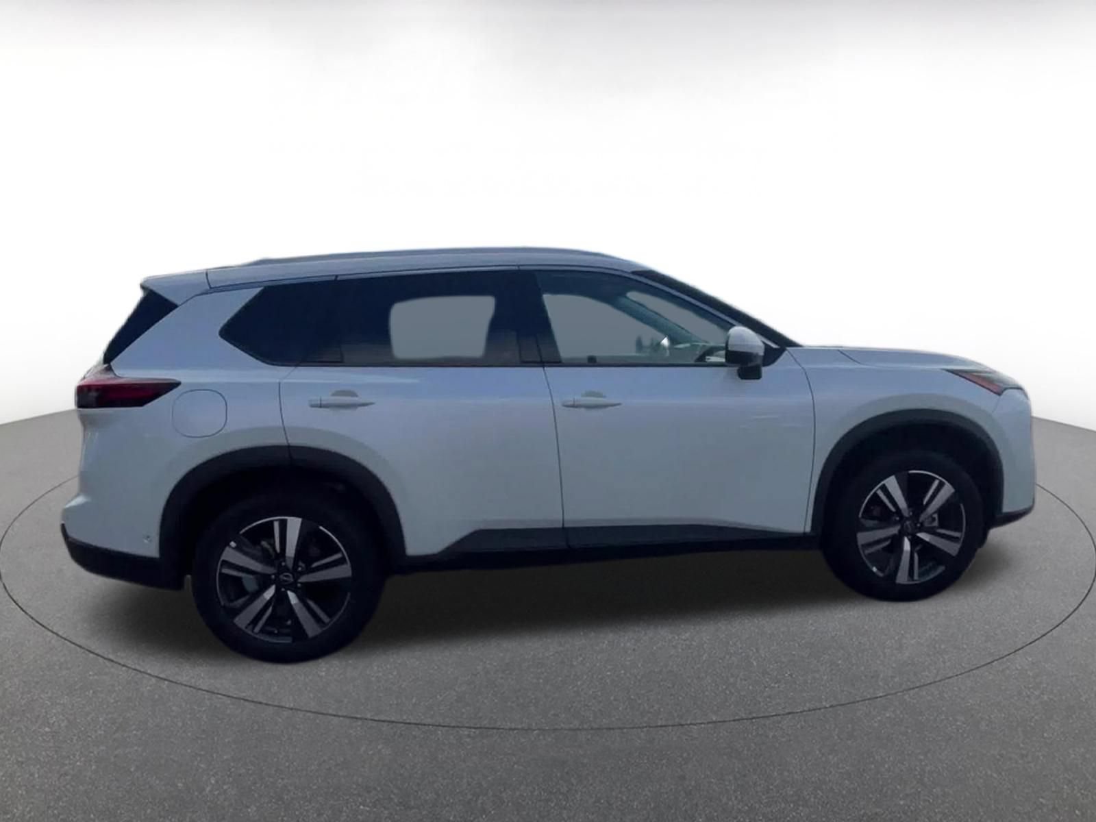 Used 2026 Nissan Rogue SL AWD/4WD image 16