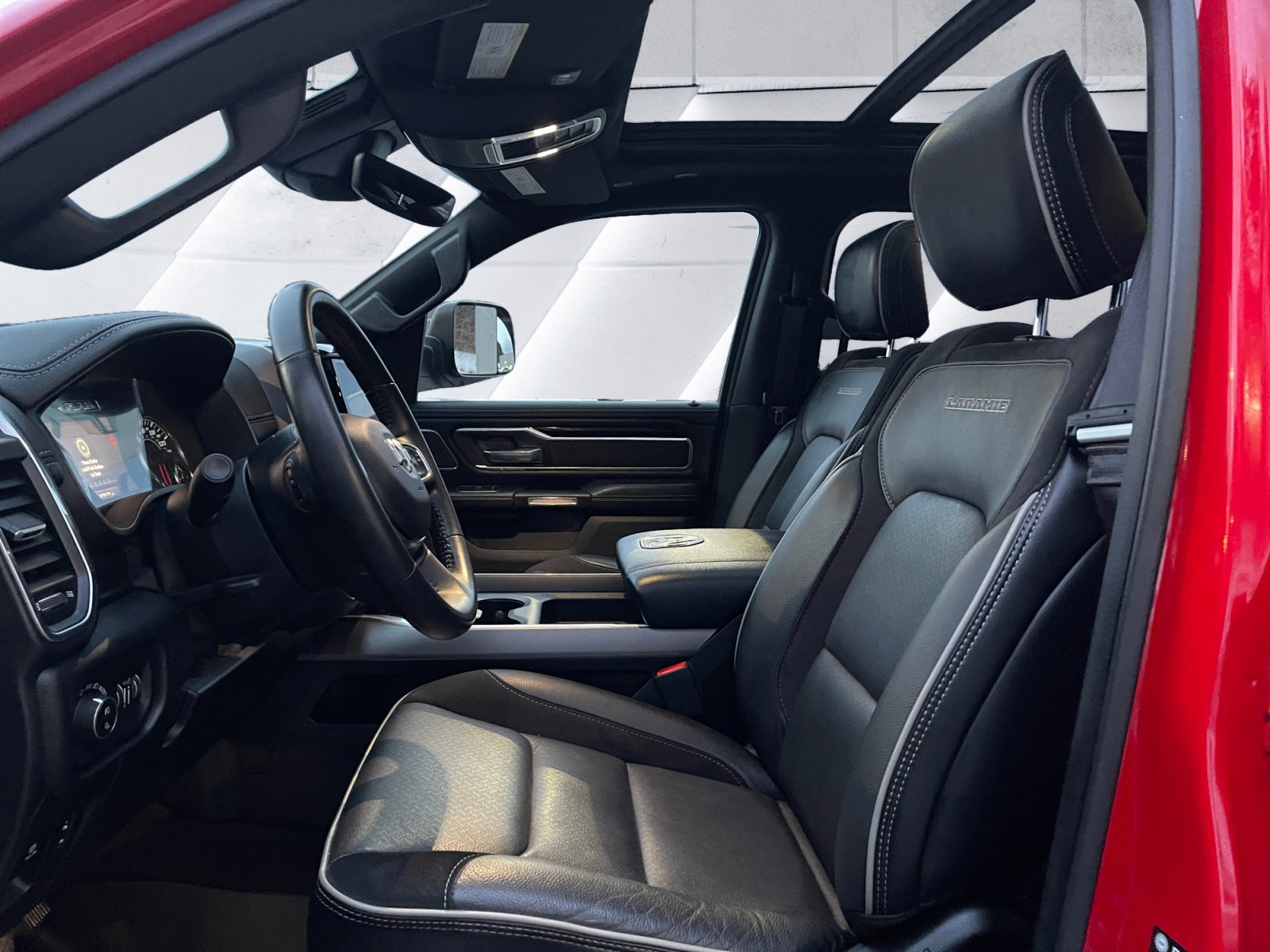 Used 2021 RAM 1500 Laramie w/ Night Edition image 10