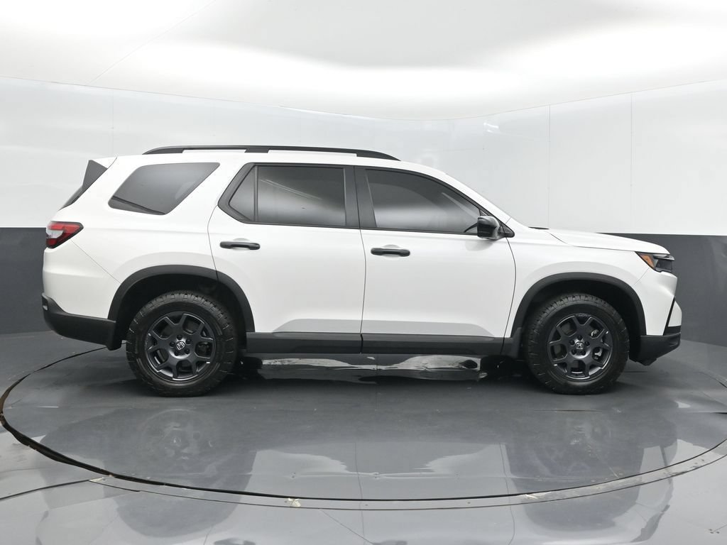 Certified 2025 Honda Pilot TrailSport image 5