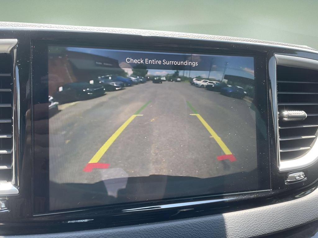 Used 2023 Chrysler Pacifica Touring-L FWD image 26