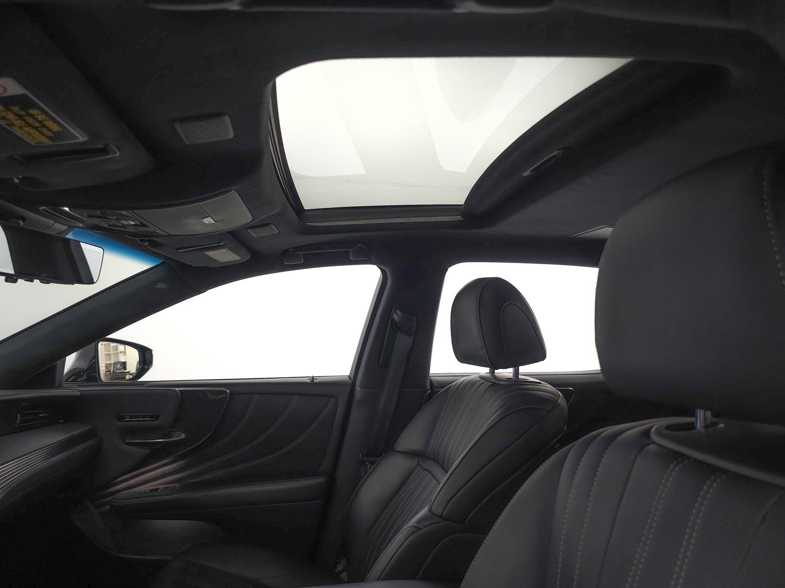 Used 2022 Lexus LS 500 AWD w/ Interior Upgrade Package image 6