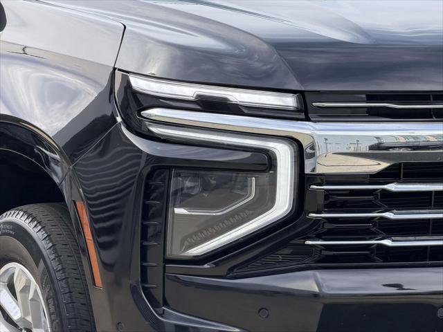 Used 2025 Chevrolet Suburban LT AWD/4WD image 12