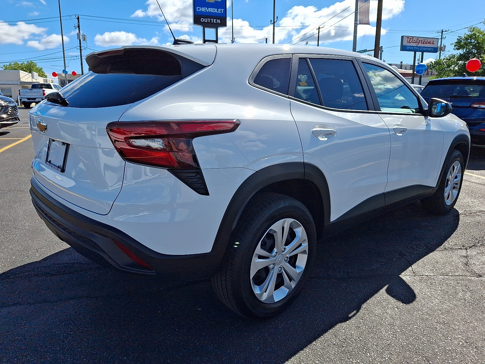 Used 2025 Chevrolet Trax LS image 5