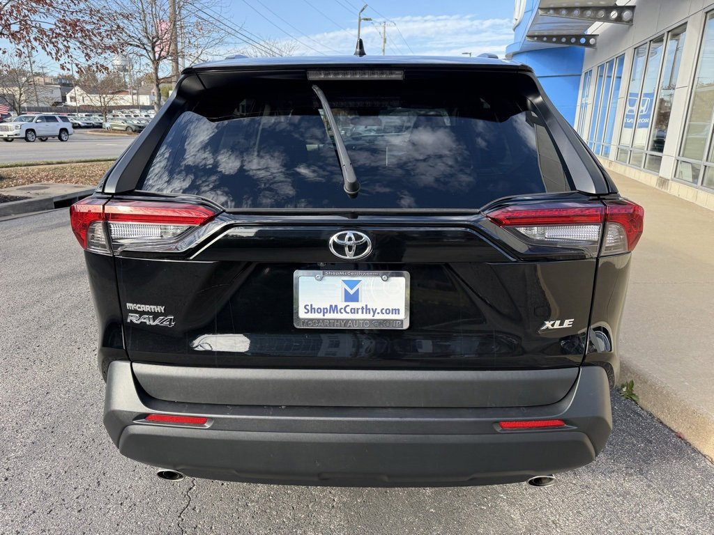 Used 2025 Toyota RAV4 XLE image 12