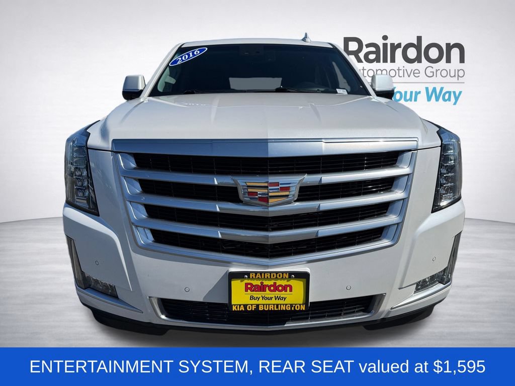 Used 2016 Cadillac Escalade Luxury AWD/4WD image 2