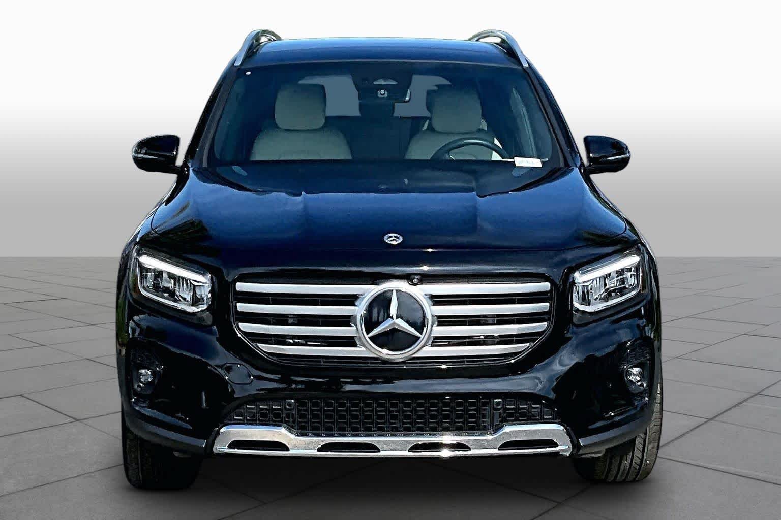 Used 2026 Mercedes-Benz GLB 250 image 4