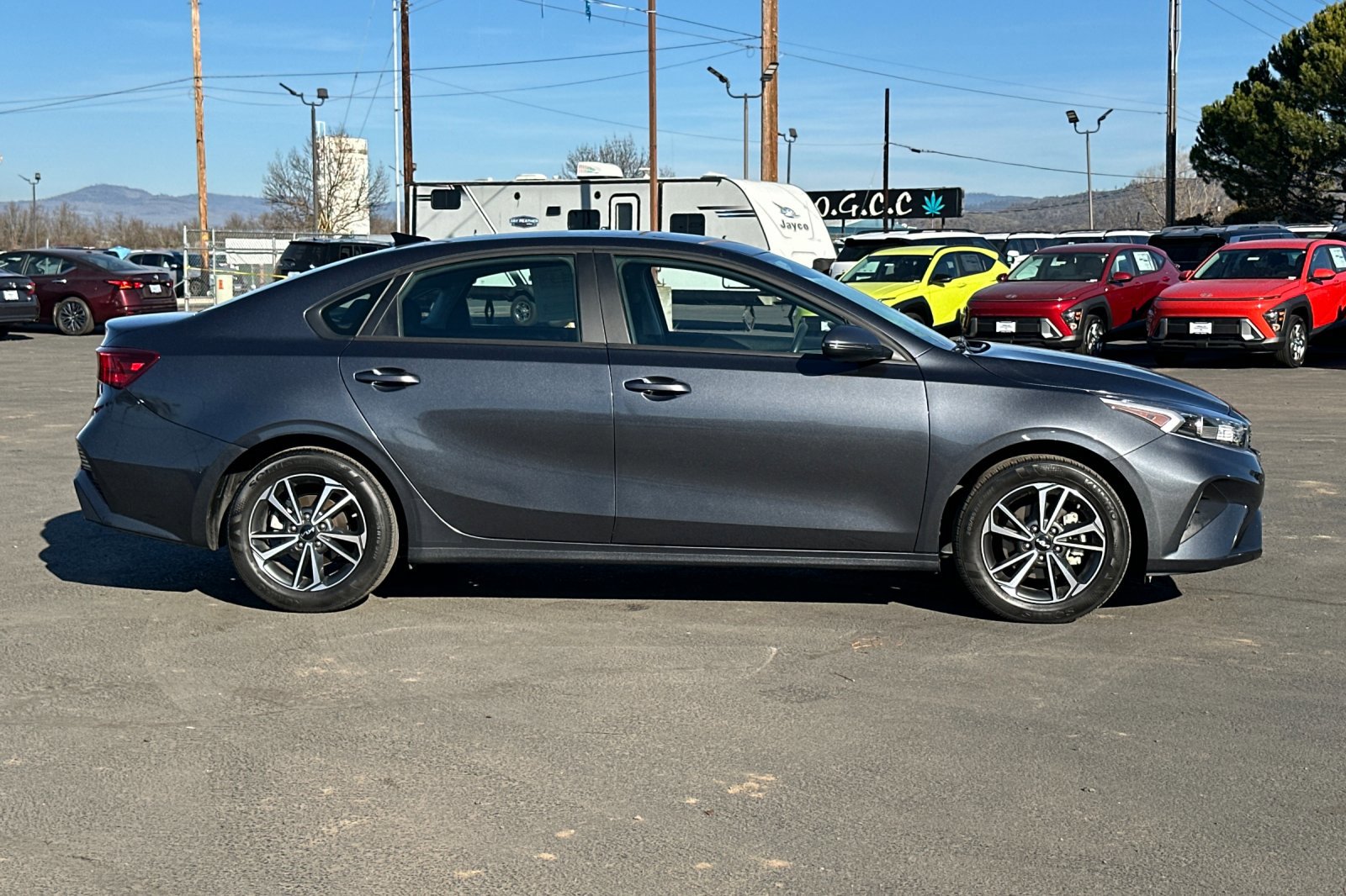 Used 2023 Kia Forte LXS w/ LXS Technology Package image 3
