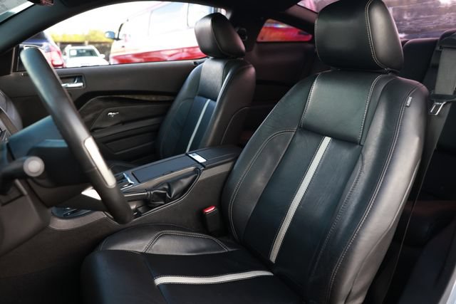 Used 2010 Ford Mustang GT Premium RWD image 9