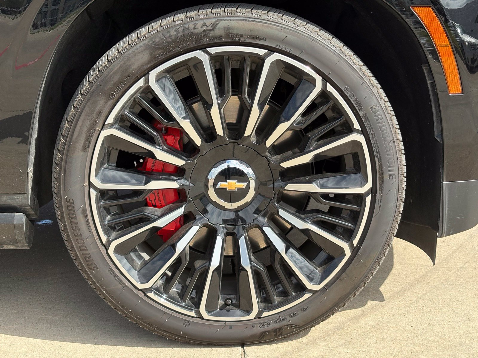 Used 2026 Chevrolet Tahoe High Country AWD/4WD image 10
