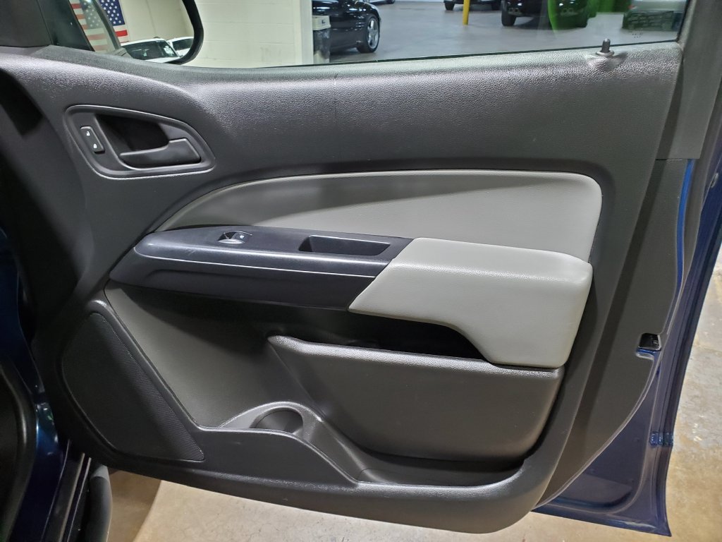 Used 2020 Chevrolet Colorado W/T w/ WT Convenience Package RWD image 16