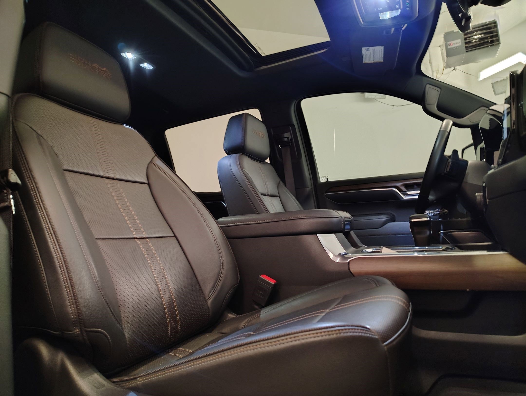 Used 2023 Chevrolet Silverado 1500 High Country w/ High Country Premium Package image 30