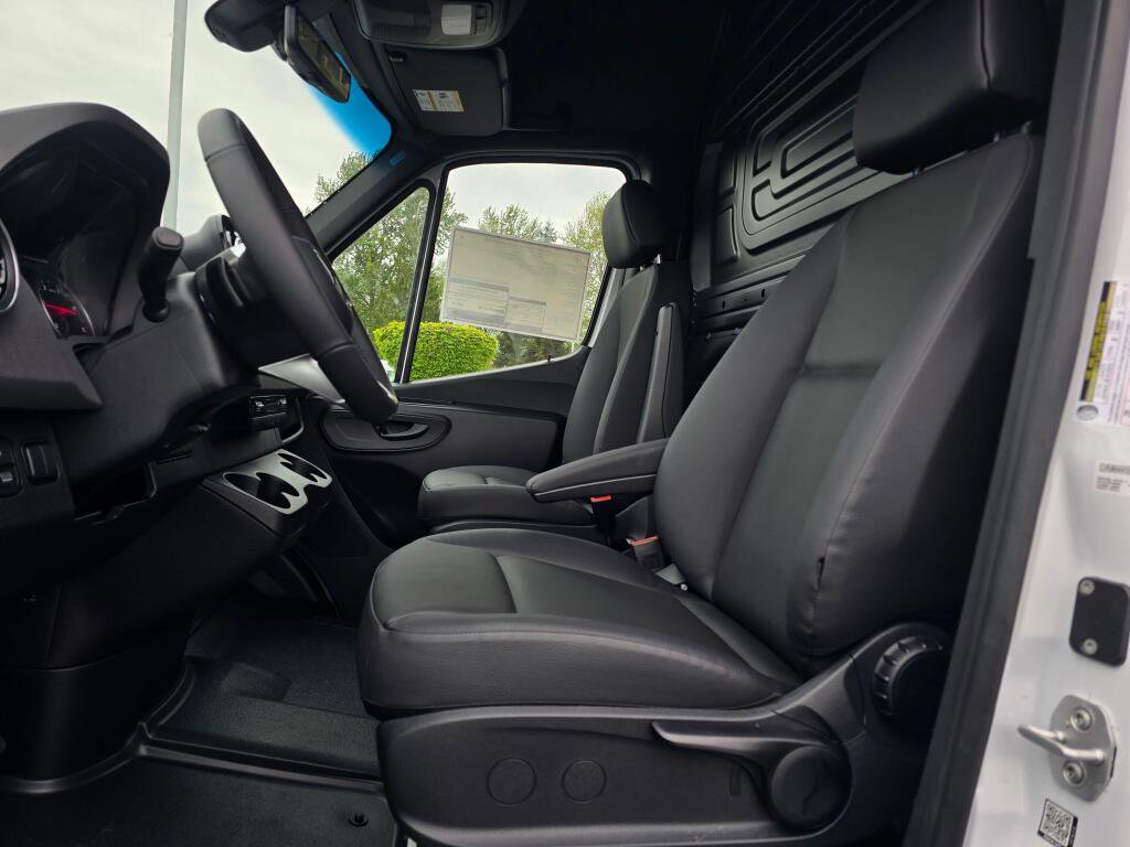 New 2026 Mercedes-Benz Sprinter 2500 image 31