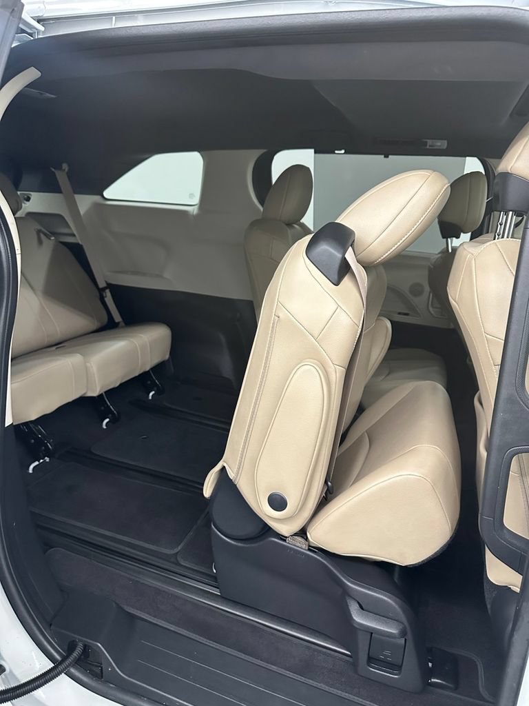 Used 2022 Toyota Sienna XLE w/ XLE Plus Package FWD image 30