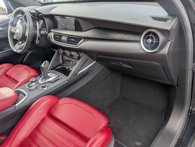 Used 2023 Alfa Romeo Stelvio Sprint RWD image 18