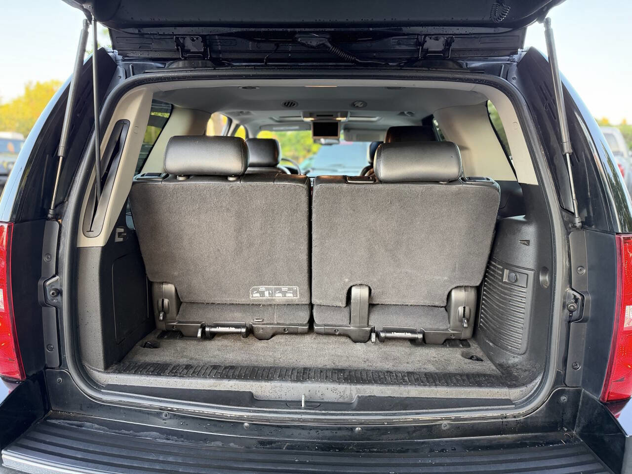 Used 2013 Chevrolet Tahoe LTZ image 28