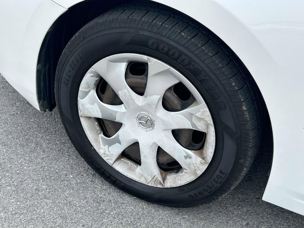Used 2018 MAZDA MAZDA3 Sport FWD image 9