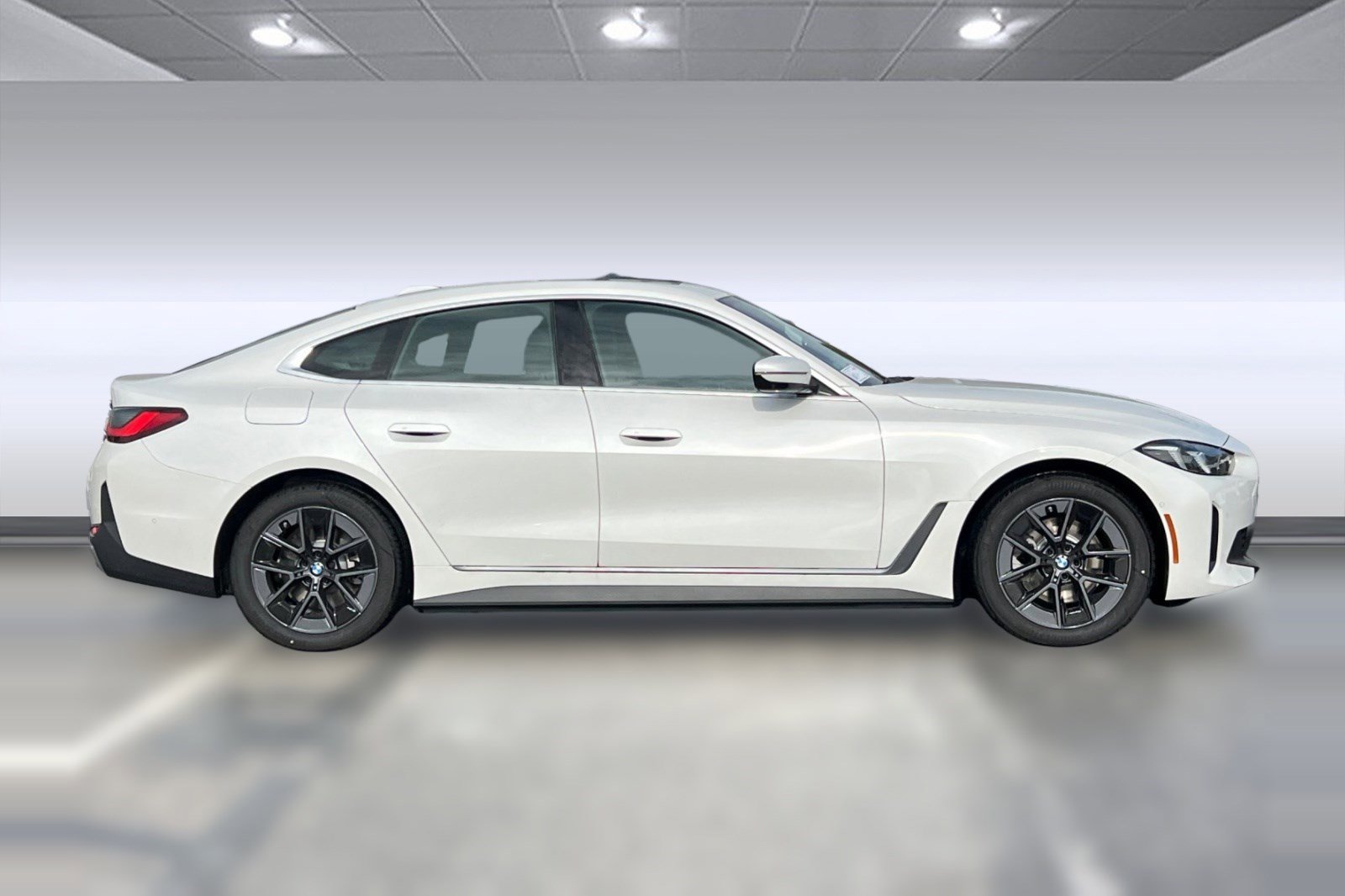 Used 2025 BMW i4 eDrive40 w/ Premium Package image 7