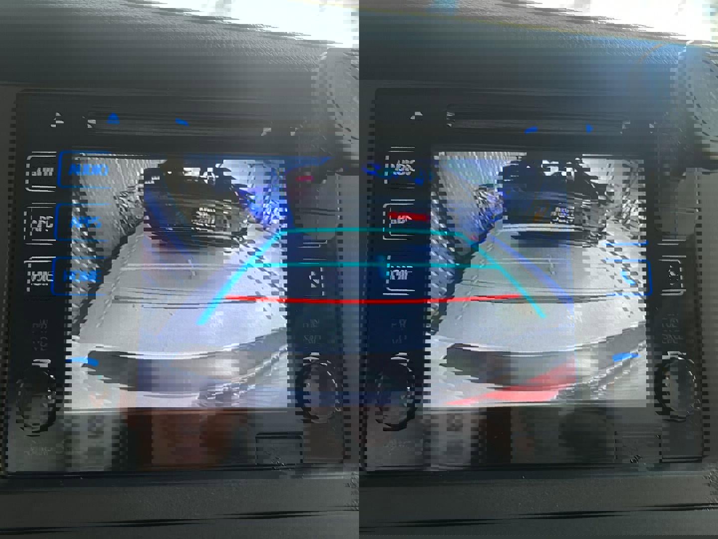 Used 2015 Toyota Sienna XLE w/ XLE Navigation Package FWD image 25