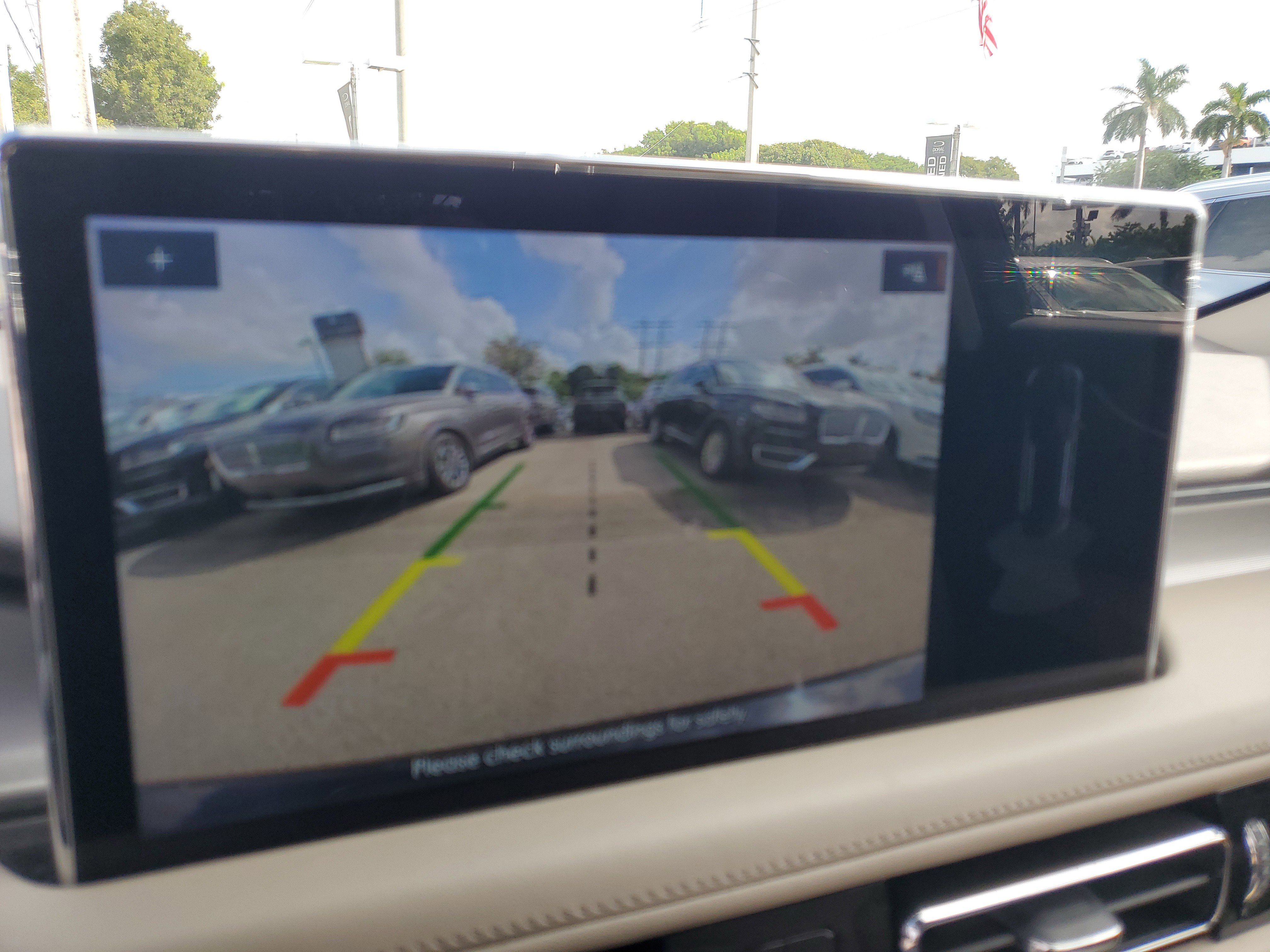 Certified 2022 Lincoln Nautilus FWD w/ Premium Package image 27