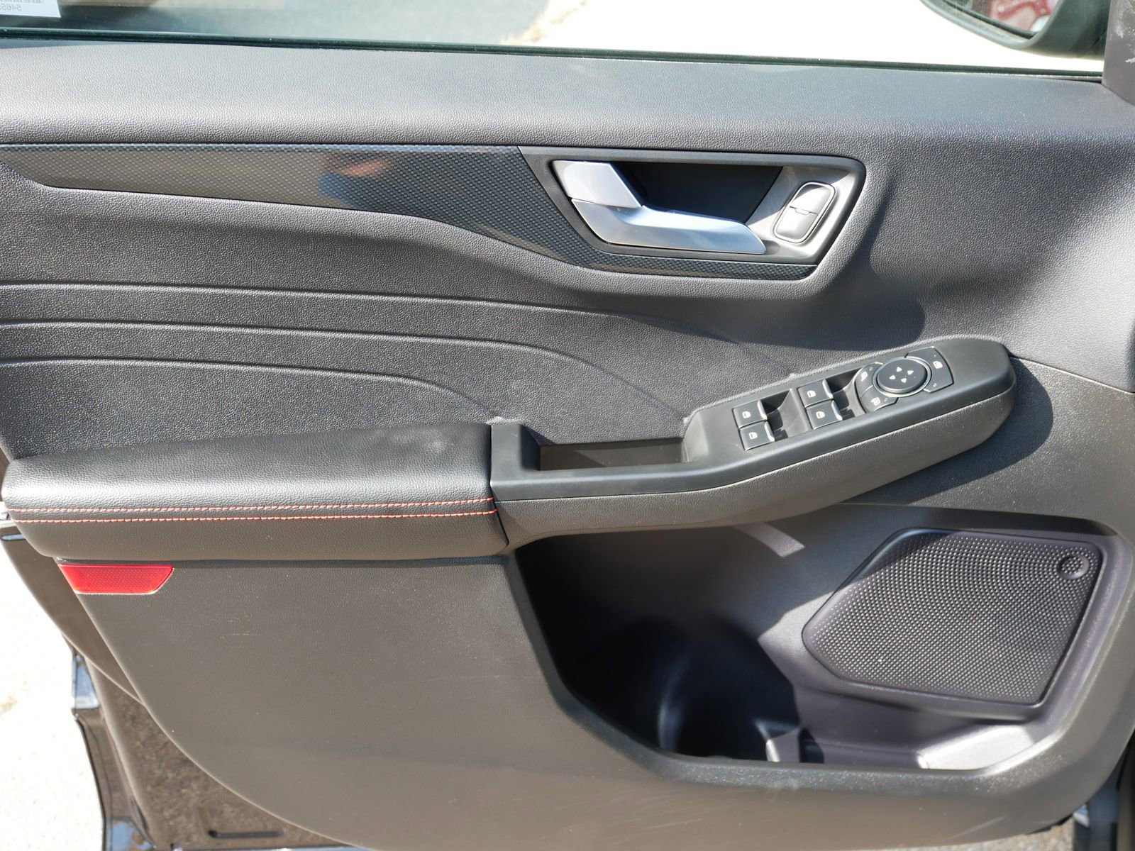 Used 2024 Ford Escape ST-Line image 14