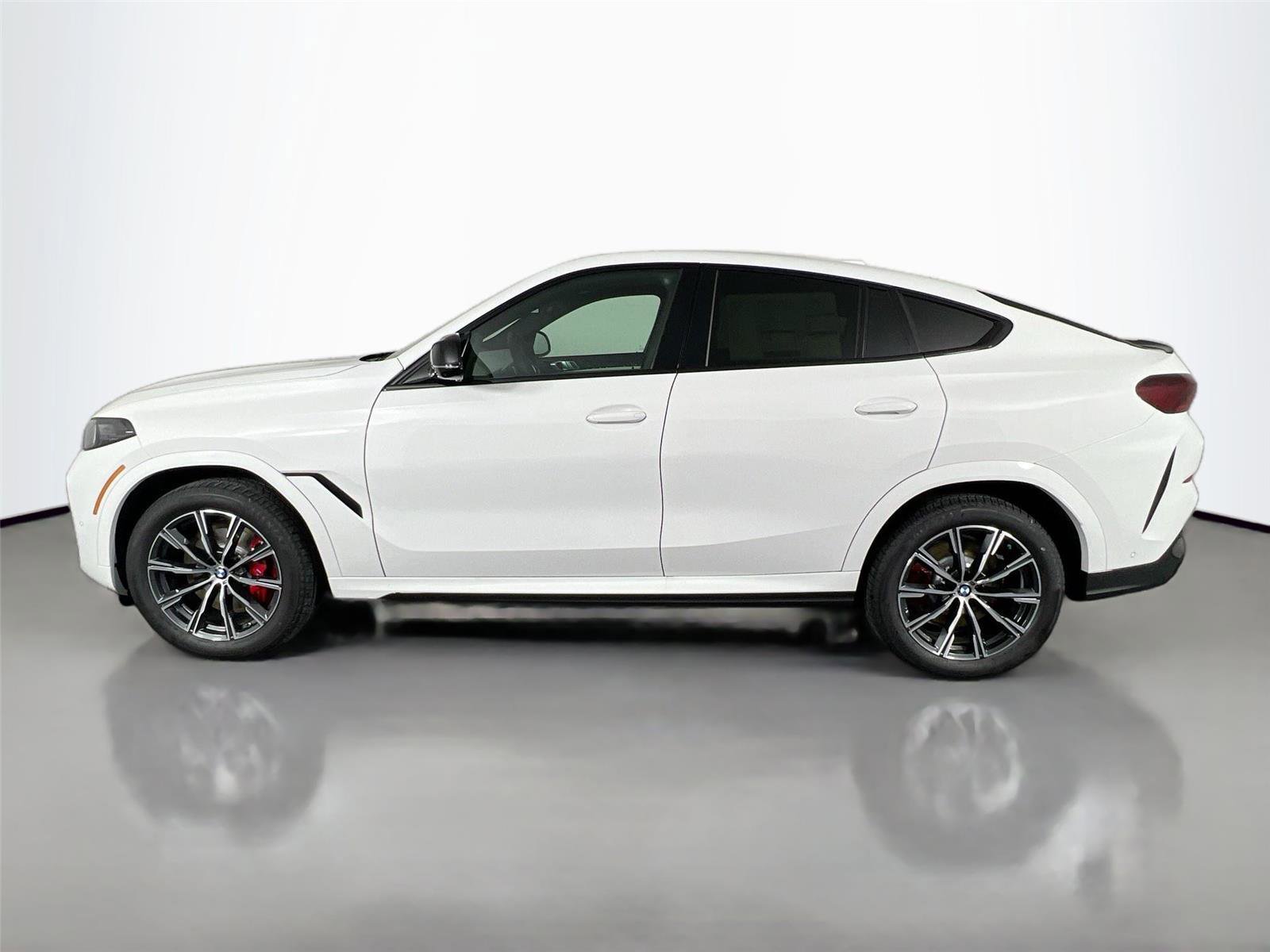New 2026 BMW X6 M60i image 3