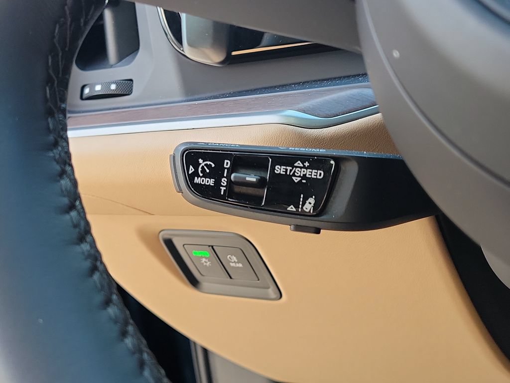 Certified 2025 Porsche Cayenne S AWD/4WD image 37