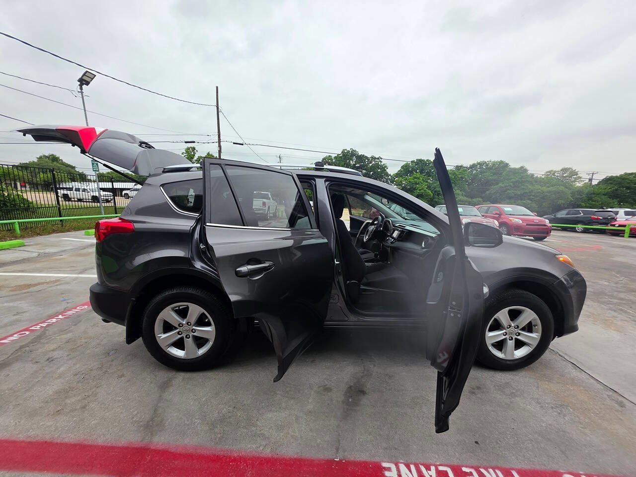 Used 2013 Toyota RAV4 XLE FWD image 34