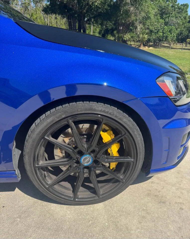 Used 2017 Volkswagen Golf R 4-Door image 7