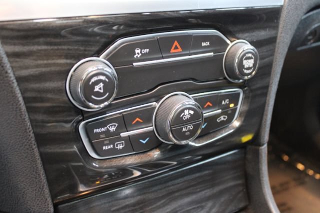 Used 2016 Chrysler 300 Limited RWD image 15