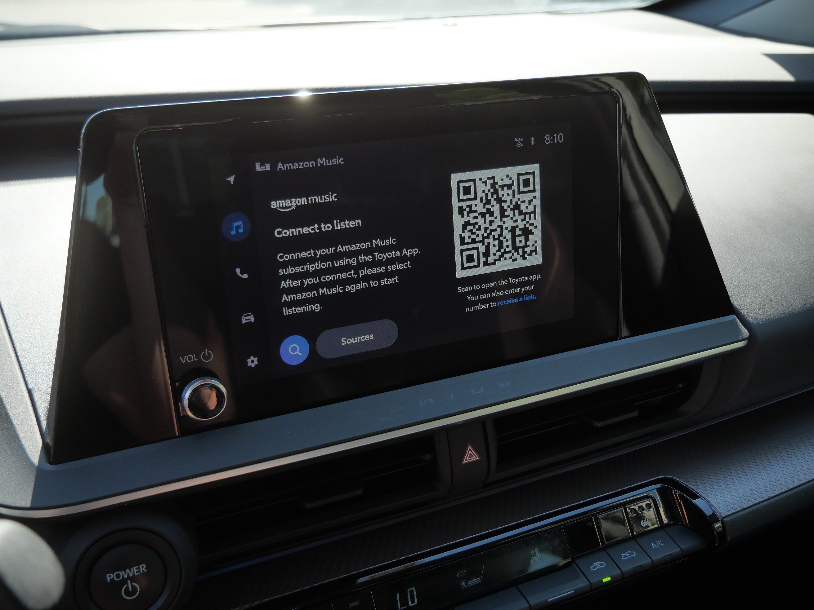 Certified 2025 Toyota Prius XLE FWD image 23