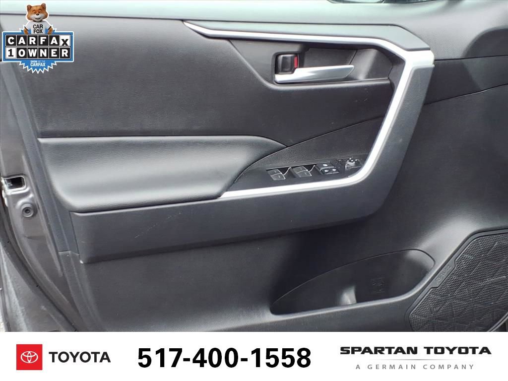 Used 2025 Toyota RAV4 XLE AWD/4WD image 15