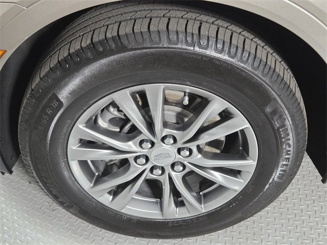 Certified 2022 Cadillac XT5 Premium Luxury w/ LPO, Floor Liner Package image 9