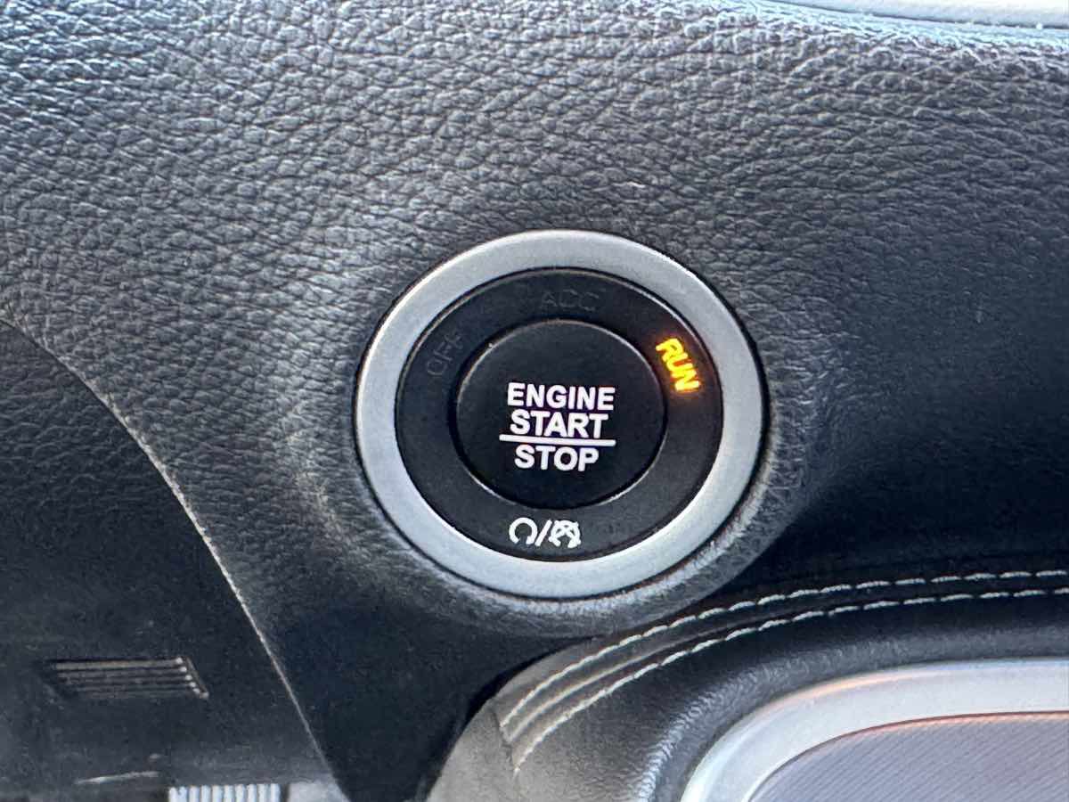 Used 2020 Dodge Challenger SXT RWD image 28