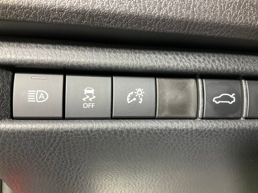 Used 2025 Toyota Camry SE image 22