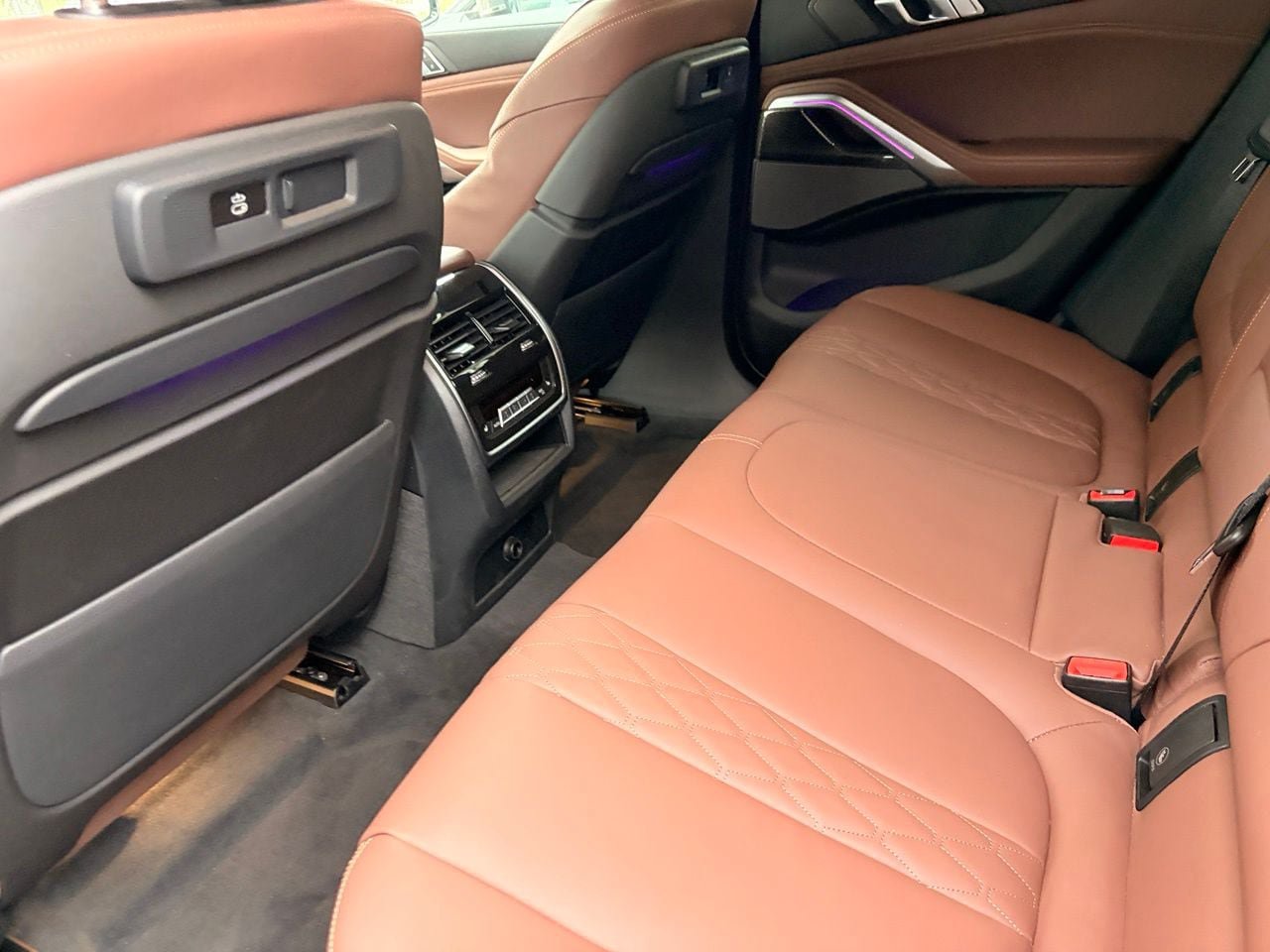 Used 2022 BMW X6 M50i w/ Executive Package AWD/4WD image 15