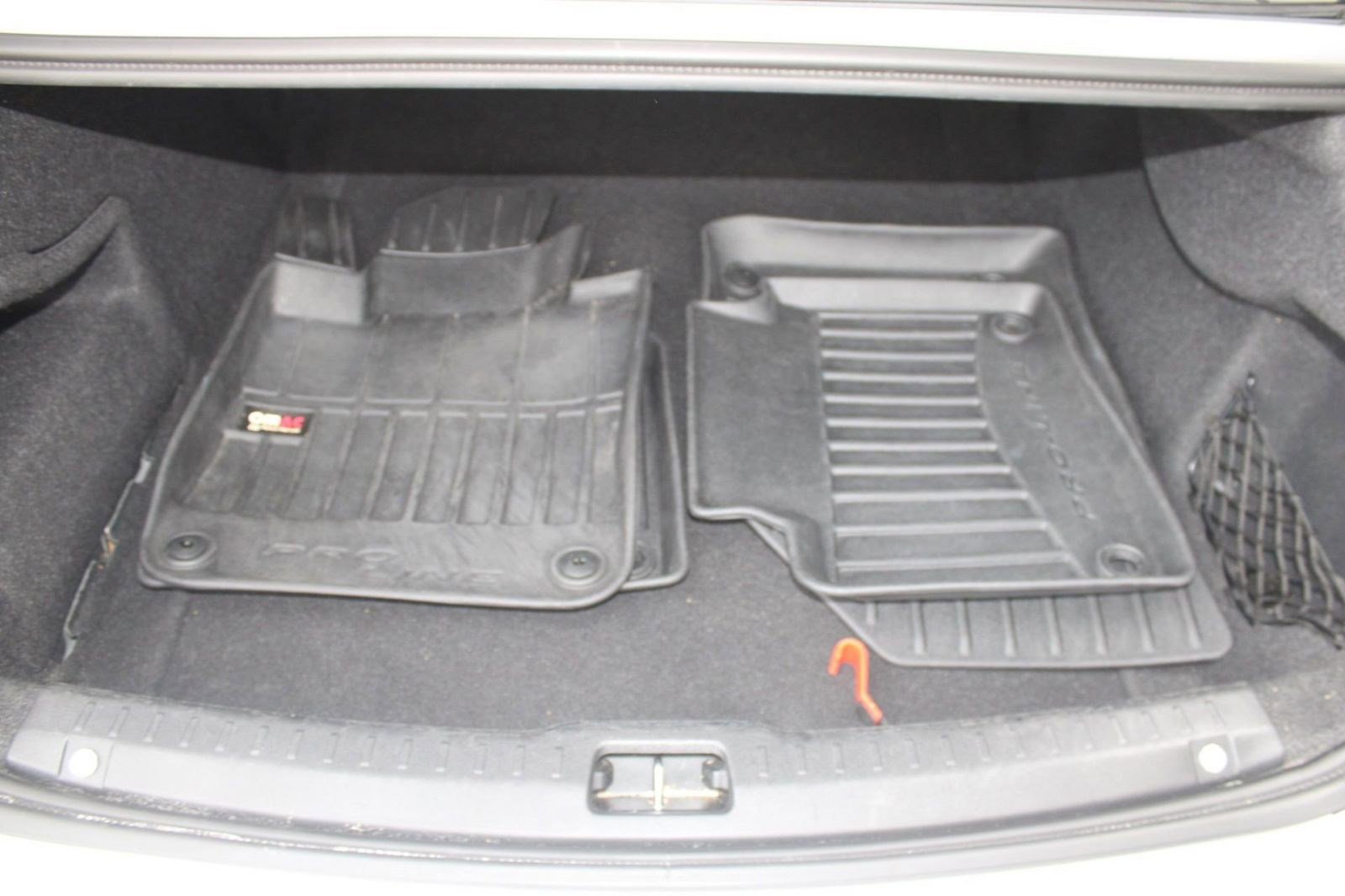 Used 2018 Volvo S90 T5 Momentum image 30