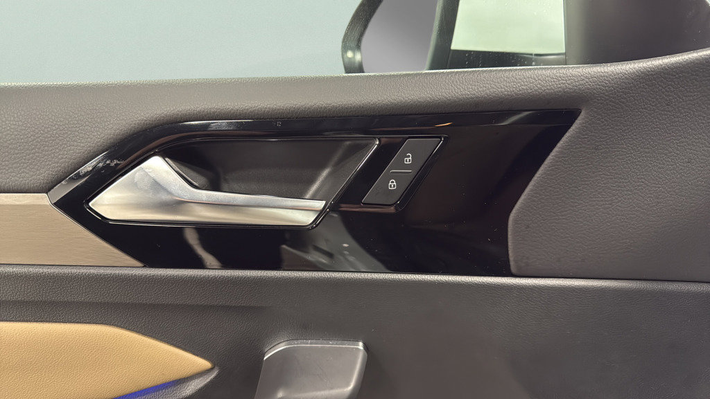 Certified 2021 Volkswagen Jetta SEL Premium image 15