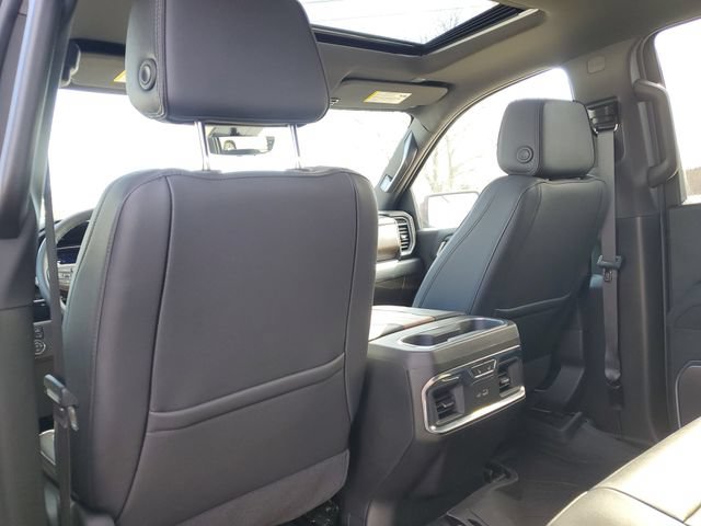 Used 2025 Chevrolet Silverado 1500 High Country AWD/4WD image 29
