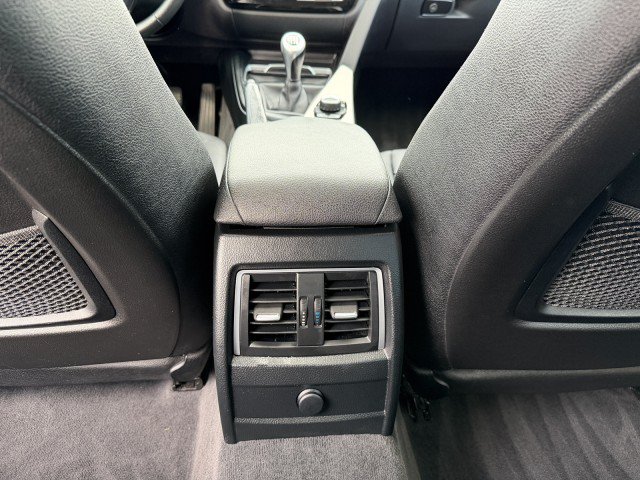 Used 2016 BMW 320i Sedan RWD image 15