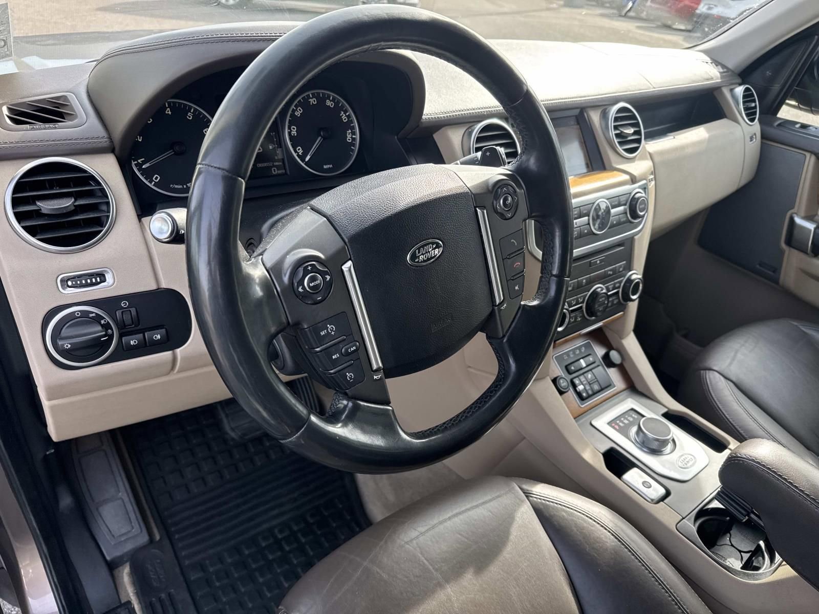 Used 2016 Land Rover LR4 HSE LUX image 18