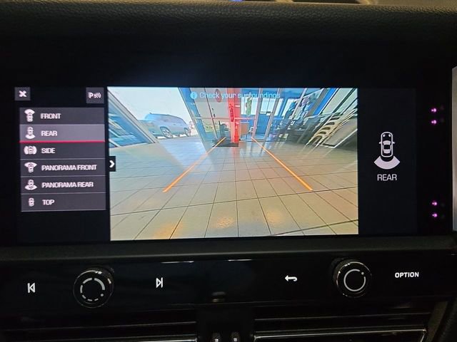 Used 2023 Porsche Macan image 17