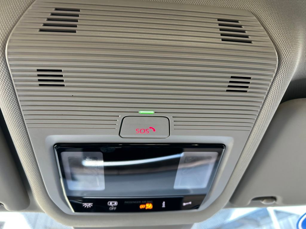 Used 2025 Volkswagen Atlas SE image 35