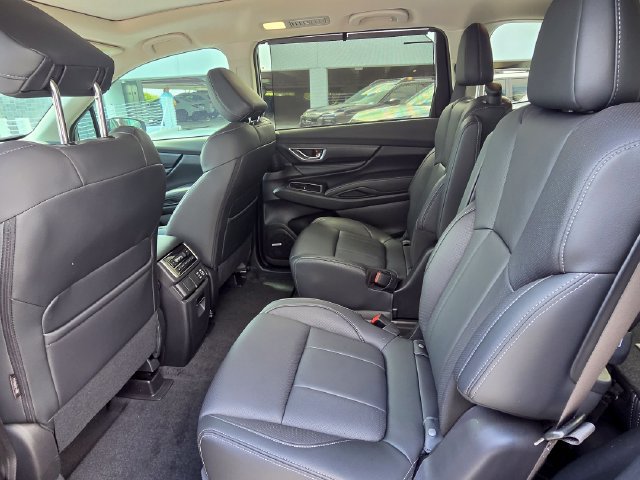 Used 2025 Subaru Ascent Limited AWD/4WD image 24