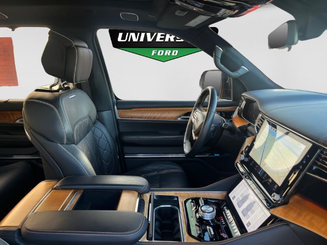 Used 2023 Jeep Grand Wagoneer Series III AWD/4WD image 25